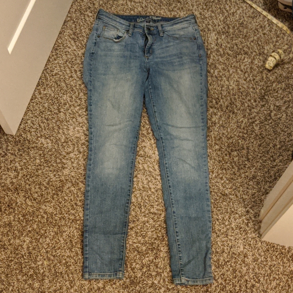 Light blue universal thread jeans